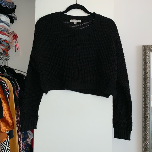 Sweaters - Black crop sweater